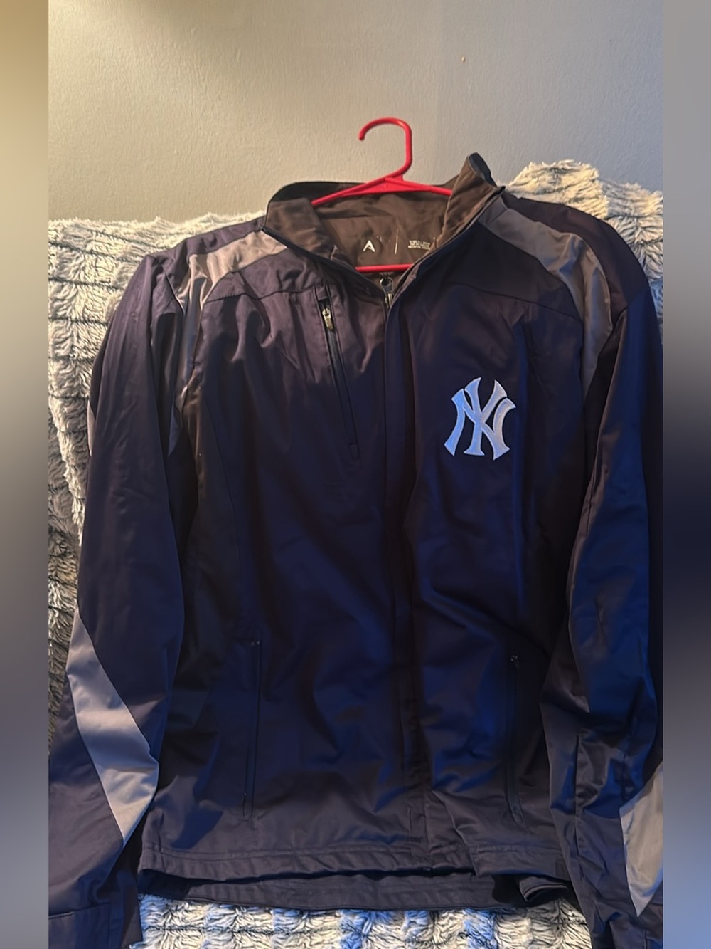 Antigua New York Yankees Navy Windbreaker Jacket